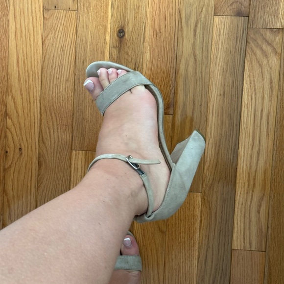 Steve Madden Block Heel - Picture 5 of 6